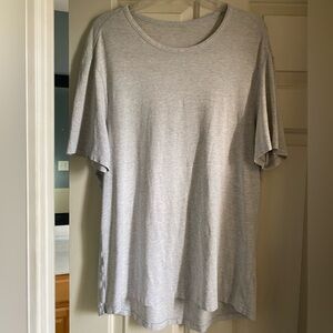 lululemon athletica Heathered Light Gray Short Sleeve Tee large
